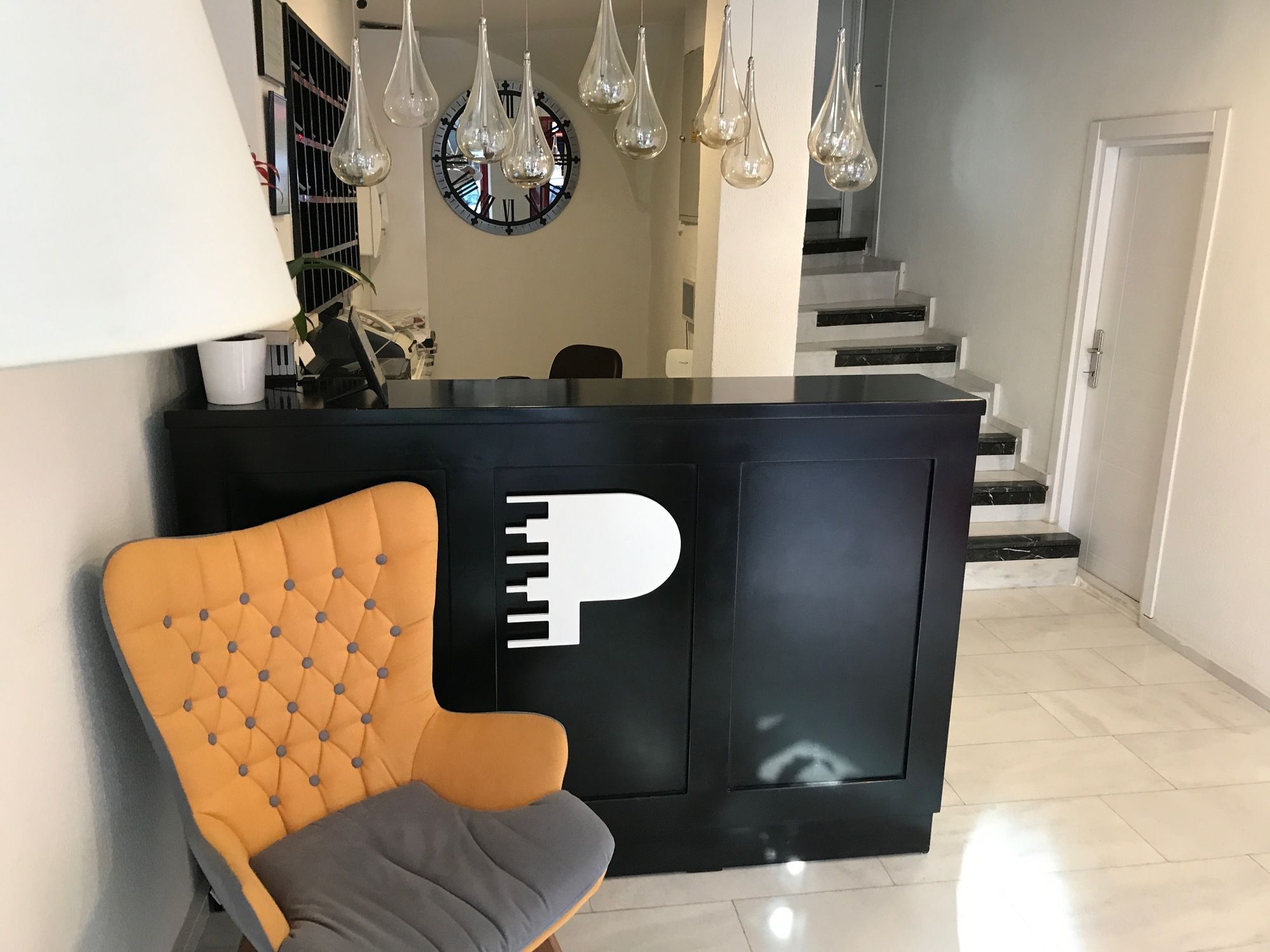 Piano Hotel Измир Экстерьер фото